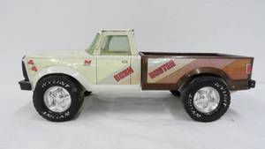 lot 5 image: Metal Truck