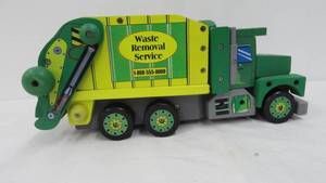 lot 6 image: Wooden Truck