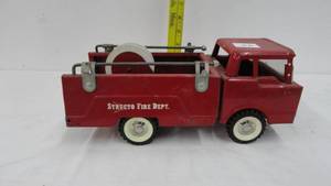 lot 26 image: Vintage Tin Structo Fire Truck