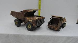 lot 57 image: Vintage Metal Tonka Dump Trucks