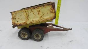 lot 62 image: Vintage Tonka Dump Trailer
