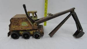 lot 67 image: Vintage Metal Tonka Hoe