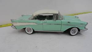 lot 106 image: ERTL 1957 Chevy Belair 118 Scale