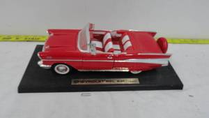 lot 109 image: ERTL 1957 Chevy Belair Convertible 118 Scale