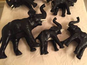 lot 88 image: Elephant Figurines