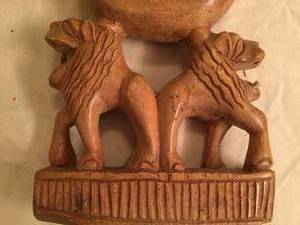 lot 68 image: Ornate Wooden Eagle and Lions Carving