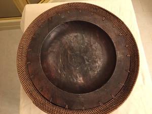 lot 110 image: Five Wooden Plates w Wicker Trim