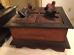 lot 113 image: Two Wooden Storage Pieces w Fun Frog & Turtle Lids