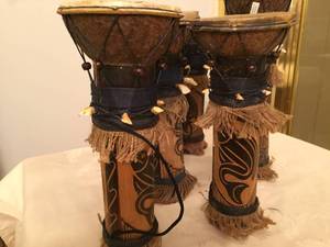 lot 200 image: Six Cipacing Drums