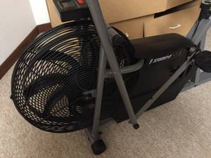 lot 203 image: Stamina 890 Exercise Bike