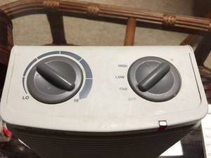 lot 205 image: Holmes Electric Heater