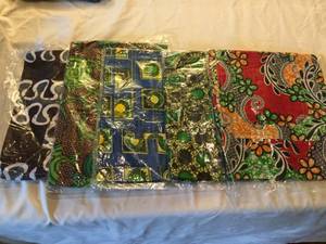 lot 254 image: 5 Dresses New in the Package Size XL in Assorted Patterns