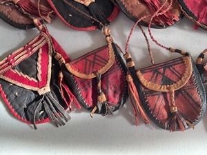lot 302 image: 10 Small Purses