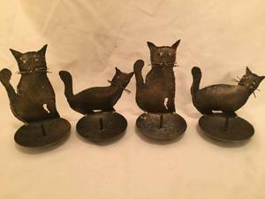 lot 270 image: 8 Metal Animal Figure Incense Burners