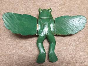 lot 355 image: Wooden Flying Frog