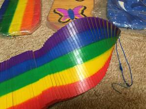 lot 365 image: 7 Decorative Wind Spinners