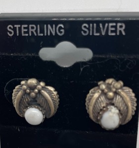 lot 340 image: 3 Pairs of Fun Earrings
