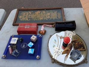 Vintage Dresser Trays, Jewelry & Collectibles