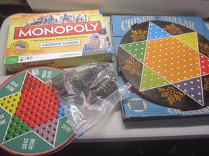 Monopoly, Dominos, Tins