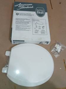 Cadet Slow Close EverClean Round Slow Close Toilet Seat in White by American Standard-not used