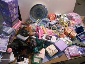 Huge Lot of wallets, gifts, stocking stuffers, toys, jewelry, dcor