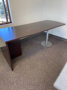 DeskTable with metal leg