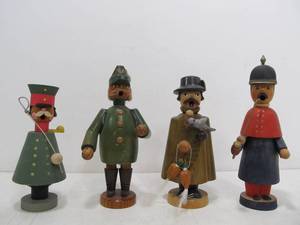 lot 37 image: Lot of 4 Vintage German Wooden Smoker Dolls