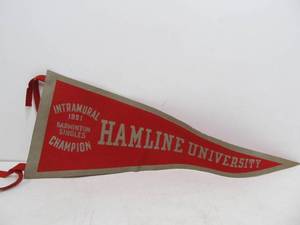 lot 56 image: Vintage 1951 HAMLINE University Badminton Championship Pennant