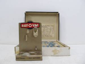 lot 59 image: Set of Vintage Small Lightbulbs w Ray-O-Vac Tester