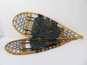 lot 60 image: Pair of Vintage Snowshoes