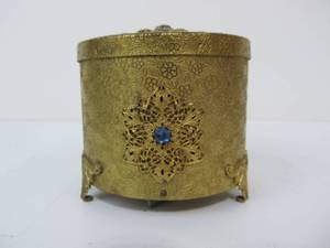 lot 92 image: Nice Old Vintage Ornate Musical Powder Box