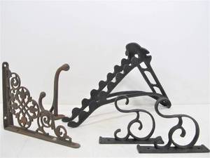 lot 107 image: Group of Antique Cast Iron Brackets & Hooks