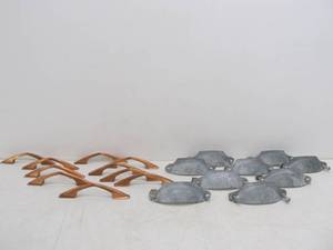 lot 128 image: 2 Sets of Vintage Deco & Antique Drawers & Cabinet Pulls