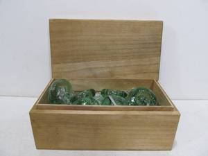 lot 132 image: Group of Vintage Green Hand Blown Glass Rings