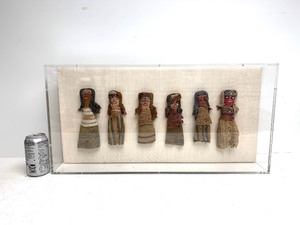 lot 209 image: Acrylic Display wAntique Peruvian Chancay Dolls