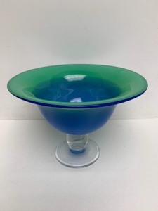 lot 99 image: Excellent Signed Hand Made ROBINSON SCOTT Art Glass Pedestal Bowl