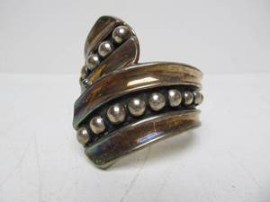 lot 162 image: Large Vintage Southwestern Sterling Silver Bracelet