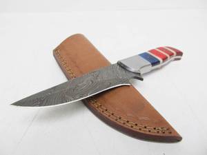 lot 197 image: Excellent Custom Made Damascus Steel Knife wSheath