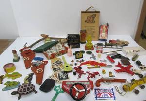 lot 286 image: Great Estate Lot of Vintage Toys & Other Smalls