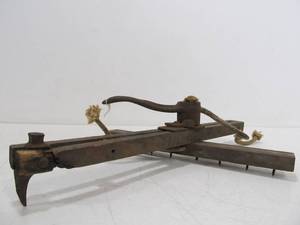 lot 229 image: Primitive Antique 1880s era STAR Carpet Stretcher Tool