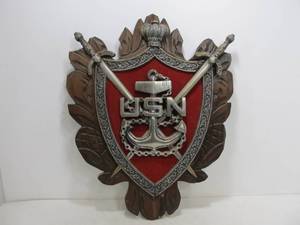 lot 242 image: Large Vintage US NAVY Metal Wall Plaque
