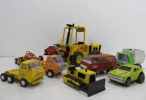 lot 179 image: Lot of Vintage Tonka & Buddy L etc Vehicles