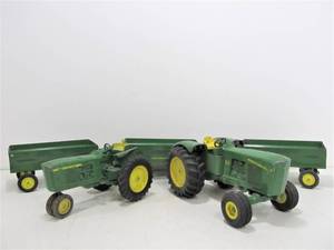 lot 185 image: Diecast JOHN DEERE Tractors wTrailers