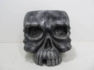 lot 331 image: LARGE CeramicPlaster Skull Bucket