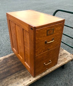 lot 5 image: Antique Oak 2-Drawer File Cabinet