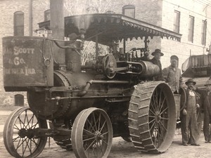 lot 150 image: Antique Photograph Featuring Gaar-Scott Steam Engine