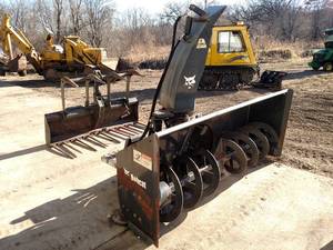 lot 11 image: Bobcat 2418 Hydraulic Snow Blower, ...