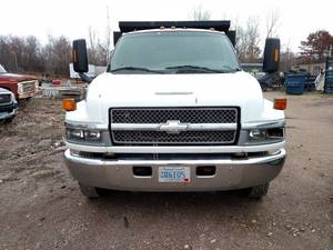lot 23 image: 2003 Chevrolet C4500 Dump Truck