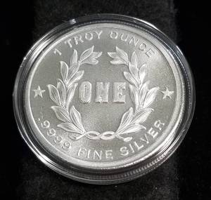CHRISTMAS 2020 CANDY CANE 1 TROY OZ. .999 FINE SILVER IN AIRTITE