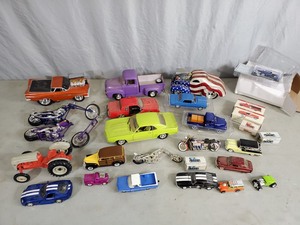lot 77 image: Assorted Diecast Cars, Motorcycles, Etc.